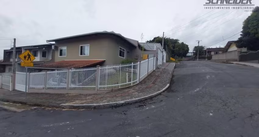 Casa com 3 dormitórios à venda no bairro Água Verde em Blumenau/SC