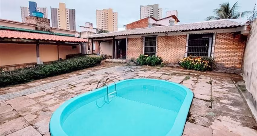 Excelente Casa, Com 3 Quartos Sendo 2 Suítes - Ponta Negra