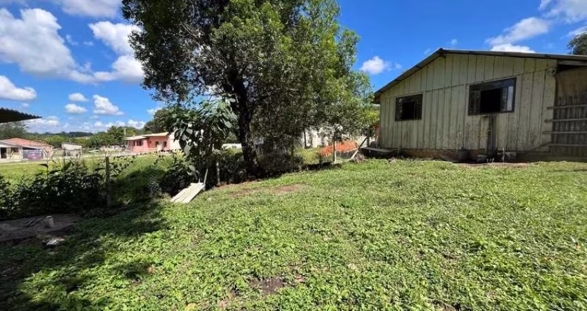 CASA COM TERRENO ESPAÇOSO NOS PESSEGUEIROS/BUGRE