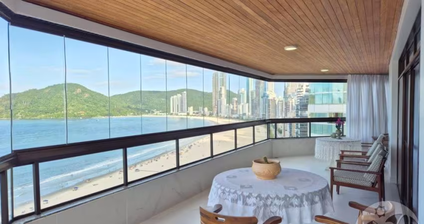 Apartamento Frente Mar com 4 quartos e 2 vagas Barra Sul  BC
