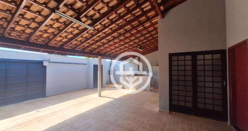 Casa com 3 dormitórios à venda, 117 m² por R$ 310.000,00 - Jardim Universitário - Barretos/SP