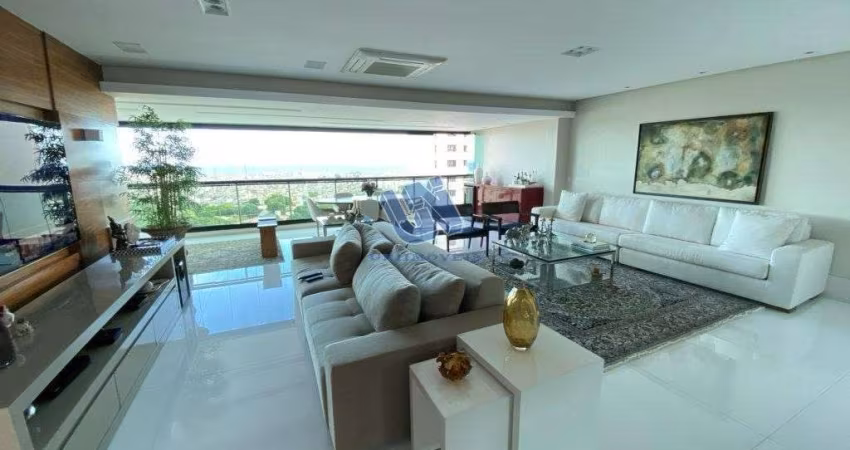 Apartamento no Villaggio Panamby 235m2 andar alto 4 suites