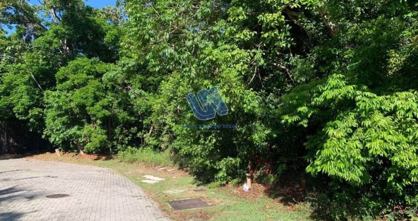 Terreno no condomínio Praia Bella com área 700m2  plano em Praia do Forte.