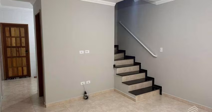 Casa 2 Dorm 1 Vaga Condomínio com Churrasqueira Próximo ao Comércio Local