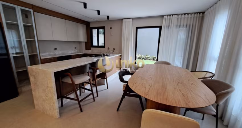Linda Casa em Condomínio Fechado com Tecnologia e Conforto!