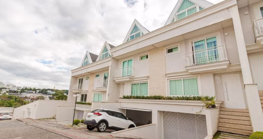 Casa de Alto Padrão em Condomínio no Santo Inácio