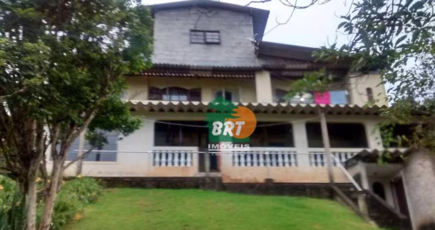 CH00212 - CHÁCARA ACONCHEGANTE DE 4.500M² COM GALPÃO DE 250M², EM SÃO ROQUE - SP