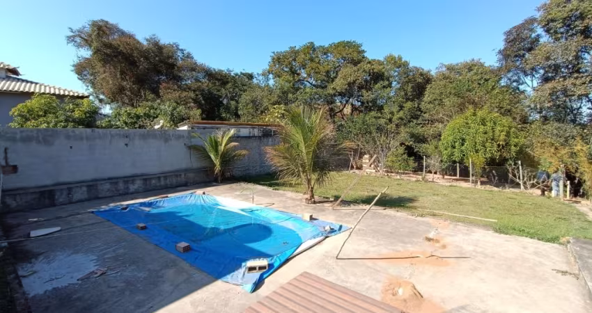 Chácara á venda com água corrente, terreno de de 1.250m² em Rio Manso-MG!