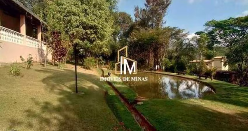 Sítio á venda de 3000m², casa com 05 quartos sendo 02 suítes em Igarapé MG!