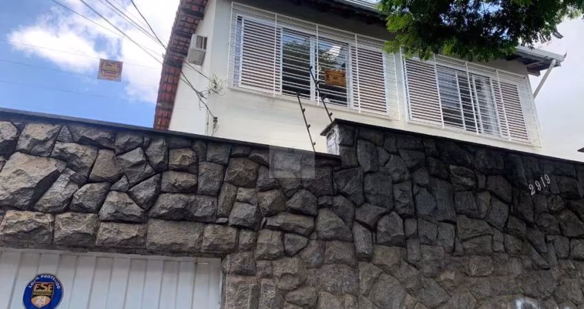Imperdível casa à venda em Belo Horizonte-MG, Barro Preto: 7 quartos, 1 suíte, 2 salas, 4 banheiros, 2 vagas, 168m².