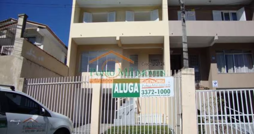 Casa com 3 quartos para alugar na Rua Manoel Amálio de Souza, 83/71, Vista Alegre, Curitiba