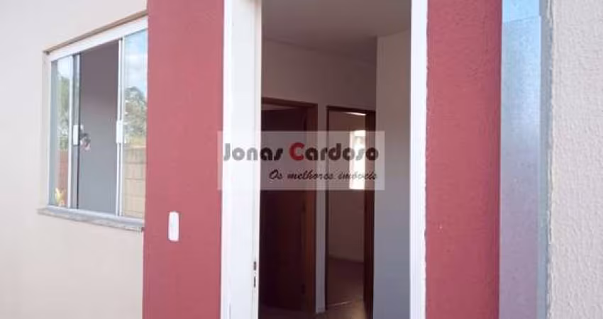 Aluguel de Casa Térrea em Villagio na Vila São Paulo, Mogi das Cruzes-SP: 2 Quartos, Sala e Garagem!