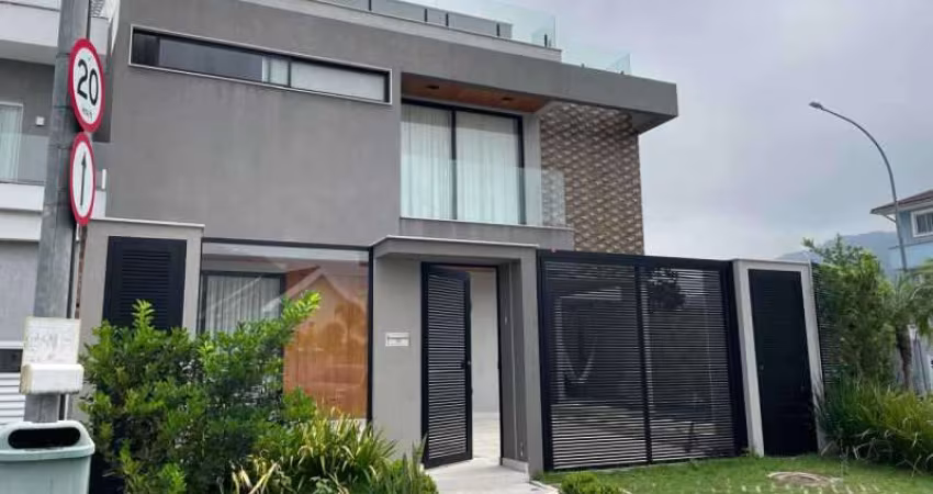 Casa em condomínio fechado com 4 quartos à venda na Rua Desembargador Wellington Jones Paiva, Vargem Pequena, Rio de Janeiro
