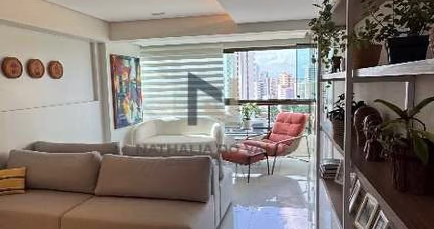 Porteira fechada, reforma recente e luxuosa em Casa Forte/ Santana