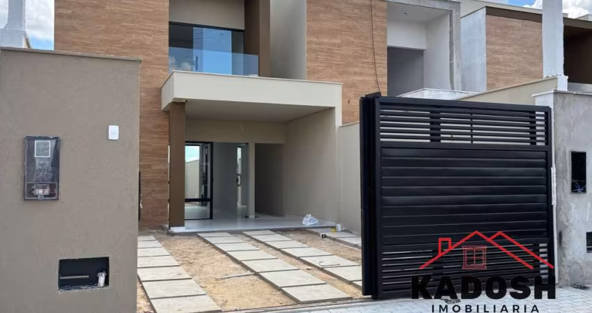 Casa à venda em Feira de Santana-BA, bairro Registro: 3 quartos, 1 suíte, 1 sala, 3 banheiros, 2 vagas de garagem, 115m² de área.