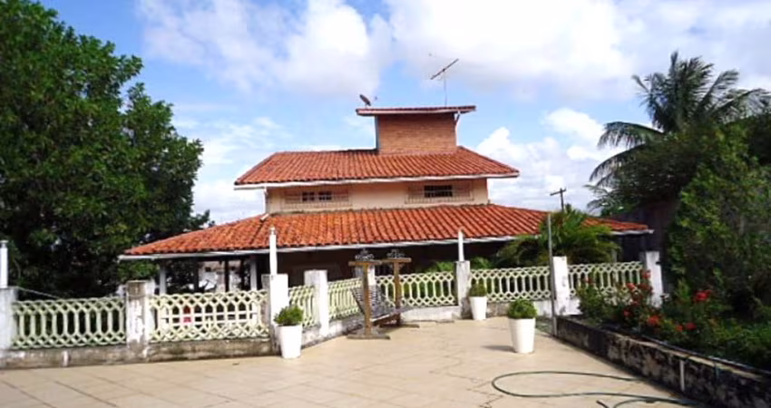 CASA  COM 4 QUARTOS NO CONDOMÍNIO VILLAGE