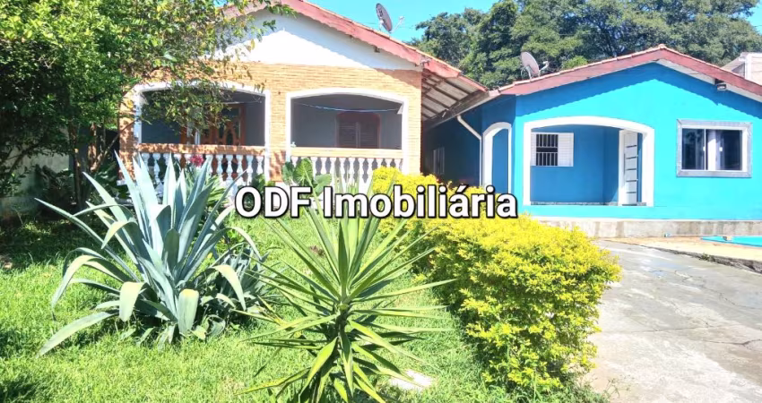 Maravilhosa chácara  com 2 casas piscina e área goSãurmet.