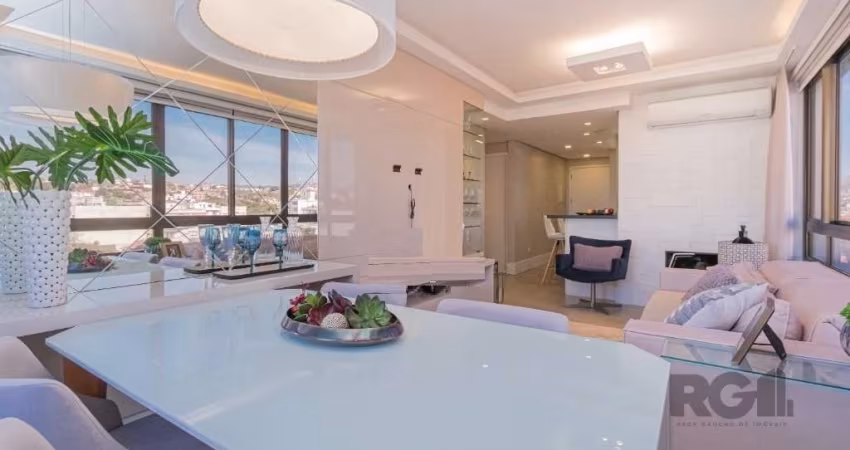 Lindo apartamento semi mobiliado com dois dormiitórios sendo uma suíte, possui living para 2 ambientes com lareira e cozinha gourmet com churrasqueira.&lt;BR&gt;Andar alto com ótima posição solar.&lt;