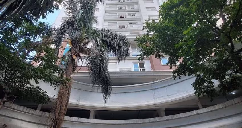 BAIXOU O PREÇO! Procurando um cantinho todo seu, no coração da Cidade Baixa, em Porto Alegre? Este apartamento à venda é a sua cara! Com 1 dormitório, 1 banheiro, área privativa de 44.61m2, ele é perf
