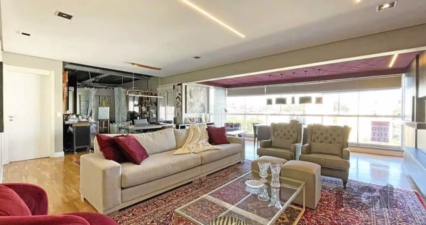 Descubra o seu novo lar em um apartamento espetacular à venda no Condomínio Ibirapuera, localizado dentro do desejado Central Parque, na Rua José Albano Volkmer, Zona Leste de Porto Alegre. Esta é a c