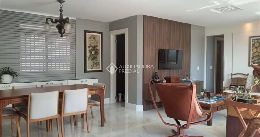 Apartamento com 3 quartos à venda na Rua Professor João José Cabral, 235, Estreito, Florianópolis