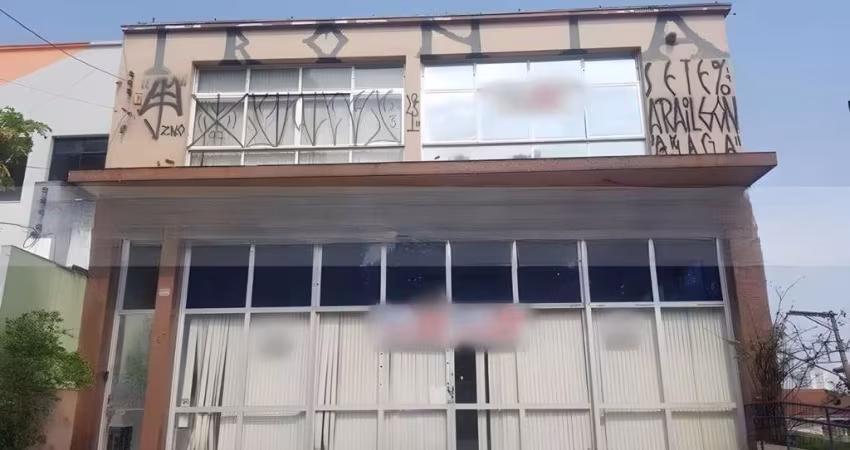 Galpão Comercial para locação na Saúde - 4 Salas, 4 Banheiros, 8 Vagas - Localização Privilegiada em SP!