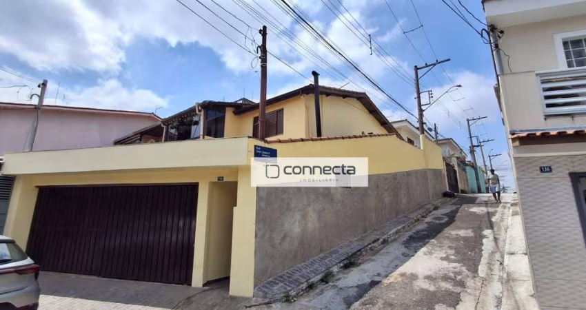 Sobrado à venda no Jardim Santa Mena com 150 m², 03 dormitórios, 03 vagas de garagem.