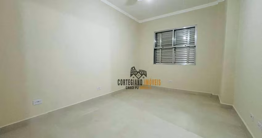 Oportunidade - Apartamento com 1 dormitório à venda  na Quadra da Praia em Santos !