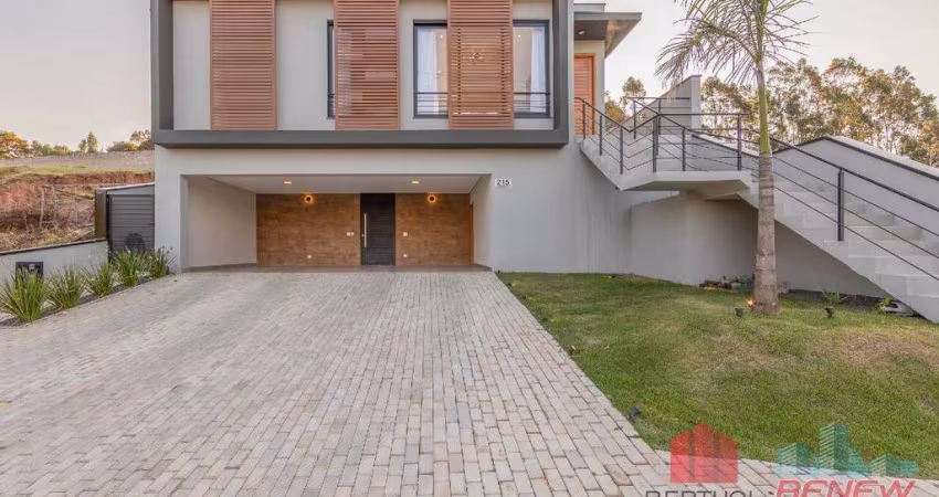 Linda casa à vendas no Condomínio Villa D´oro