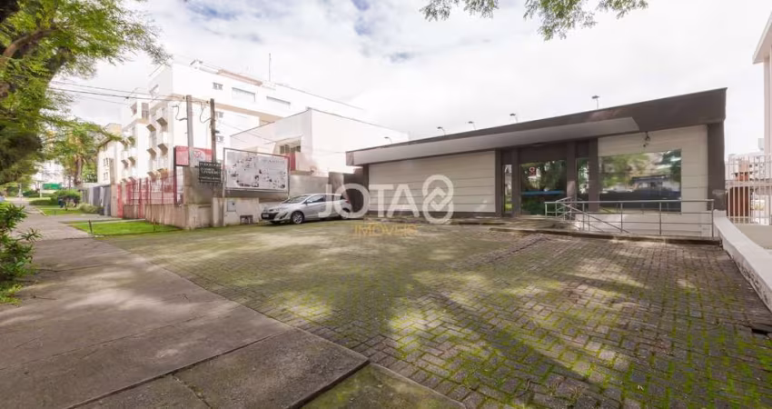 Excelente ponto comercial no Água Verde - J8