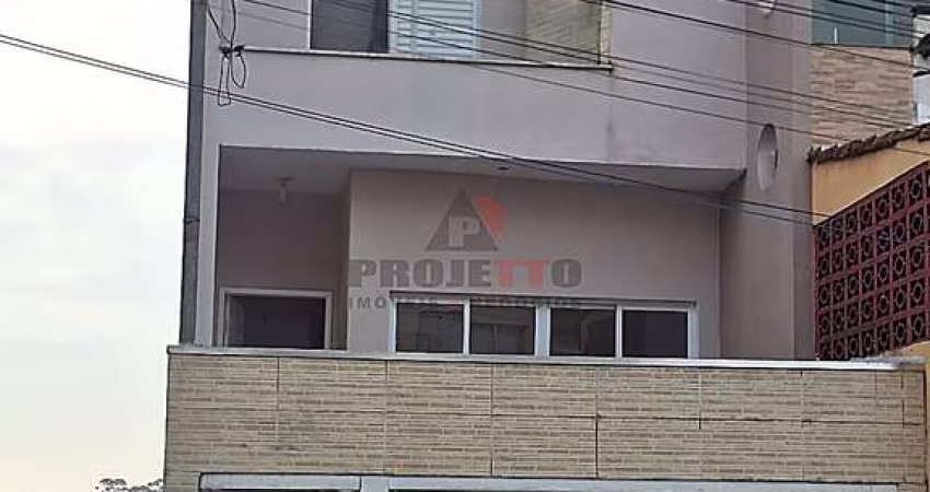 Excelente oportunidade !! Sobrado á venda em bairro tranquilo !!