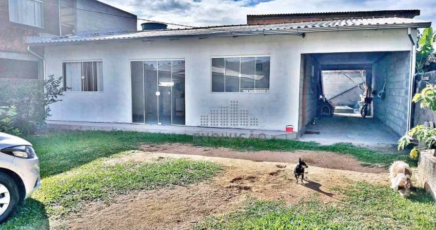 CASA 2 Quartos, 5 Vagas, Amplo Terreno - Alto Aririú
