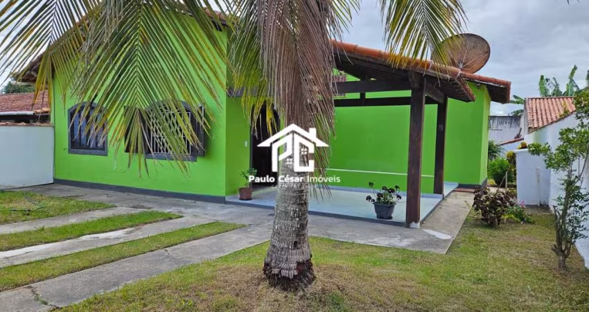 DUAS CASAS À VENDA EM ARARUAMA-RJ, BAIRRO PONTE DOS LEITES: 2 quartos, 1 suíte, 1 sala, 1 vaga de garagem, 128m². Venha conferir!