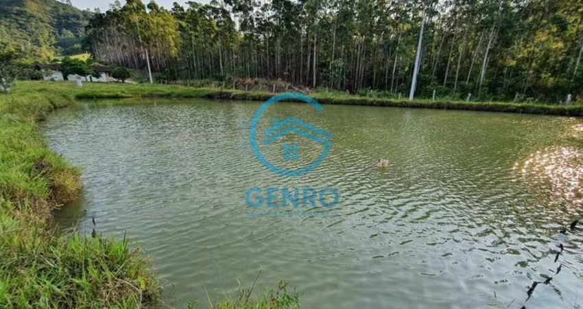 Chácara em Meio a Natureza com Lagoa e Terreno de 3.700m² à venda em Tijucas/SC