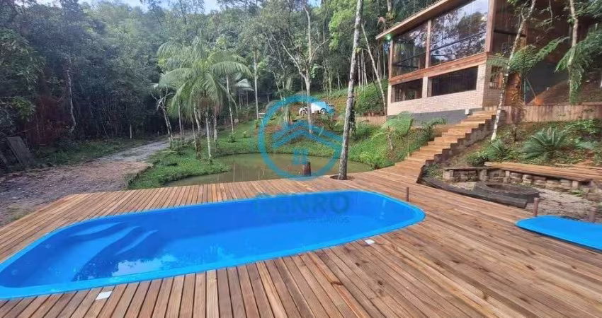 Chácara em Meio a Natureza com Lagoa, Piscina e Terreno de 3.500m² à venda em Canelinha/SC
