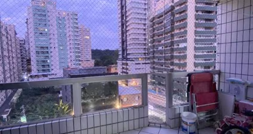 Apartamento Semimobiliado de 2 Quartos e 1 Suíte no Canto do Forte.