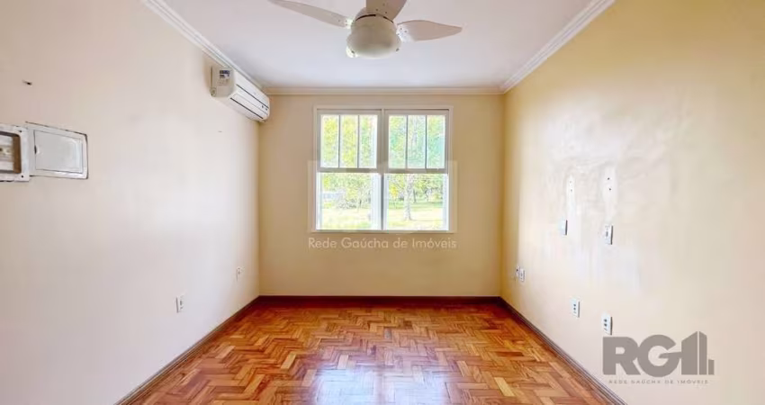 Apartamento com 2 dormitórios, no bairro Petrópolis, Porto Alegre/RS&lt;BR&gt;&lt;BR&gt;Excelente apartamento com sala, um (1) banheiro, cozinha e churrasqueira &lt;BR&gt;Condomínio revitalizado, em ó