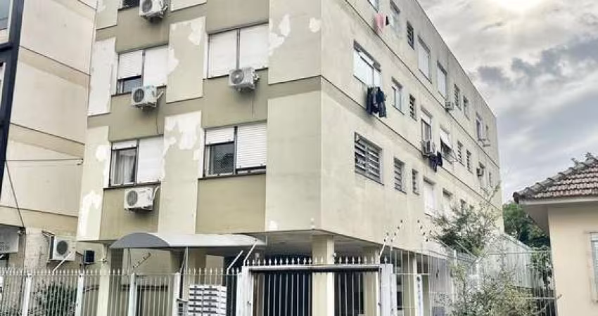 Excelente JK transformado em 01 dormitório, sala, cozinha e banheiro.
