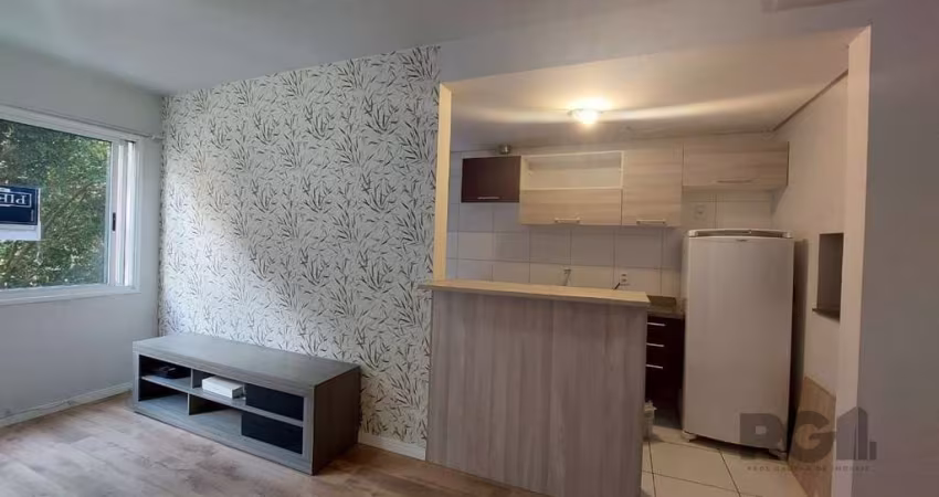 Apartamento com 2 quartos, semimobiliado à venda