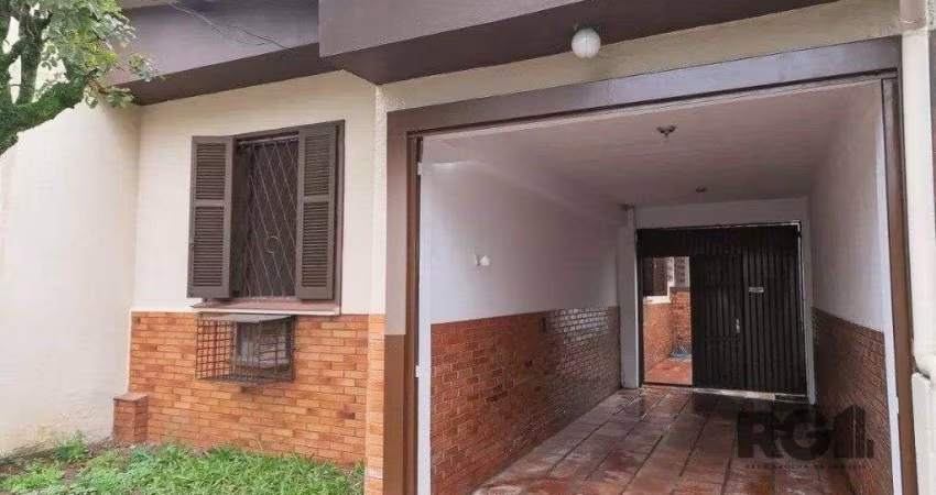 Casa para Venda - 150m², 3 dormitórios, 2 vagas - Teresópolis