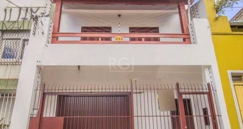 Casa para Venda - 440m², 3 dormitórios, sendo 2 suites, 2 vagas - Cidade Baixa