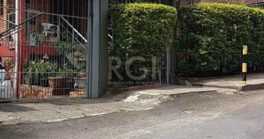 Casa para Venda - 228m², 3 dormitórios, 3 vagas - Teresópolis