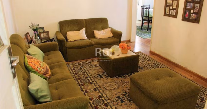 Casa para Venda - 208m², 3 dormitórios, 1 vaga - Partenon