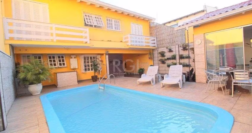 Casa para Locação/Aluguel - 254m², 4 dormitórios, sendo 3 suites, 5 vagas - Espirito Santo