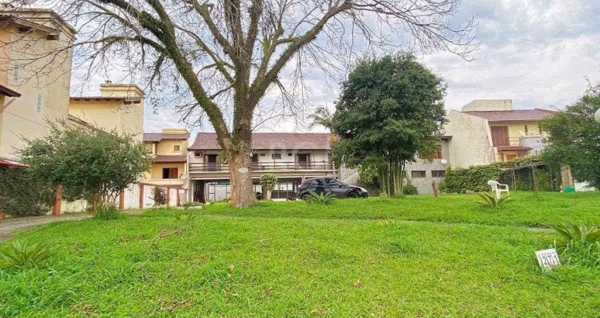 Casa para Venda - 840m², 7 dormitórios, sendo 3 suites, 8 vagas - Medianeira