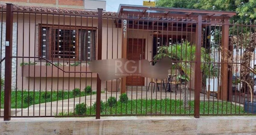 Casa para Venda - 160m², 3 dormitórios, sendo 1 suites, 2 vagas - Santa Maria Goretti