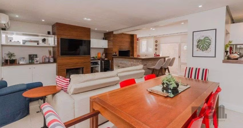 Excelente casa em condomínio de 249m² com 03 dormitórios e 4 vagas.