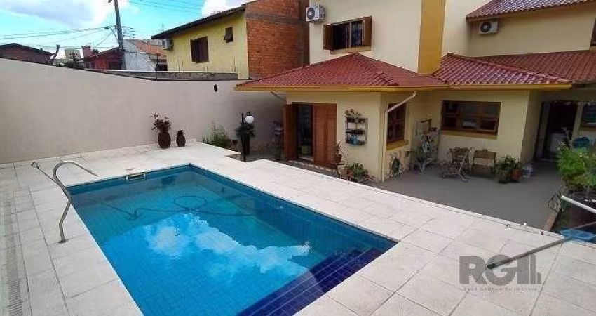 Excelente casa de 287m² com 3 dormitórios e 4 vagas.