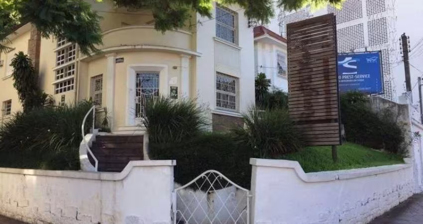 Casa para Venda - 485m², 5 dormitórios, sendo 1 suites, 1 vaga - Petrópolis