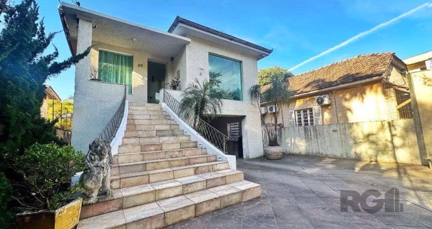 Casa comercial ou residencial com 14 vagas próxima á av. Teresópolis
